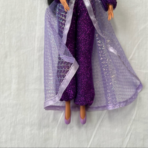 Disney Princess Jasmine from Aladdin Wearing Purple Outfit with Slippers - Picture 5 of 9